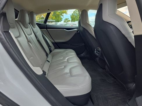 Used 2015 Tesla Model S 85D image 18