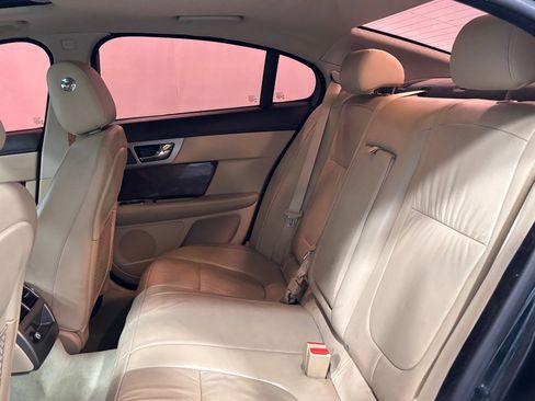 Used 2011 Jaguar XF image 22