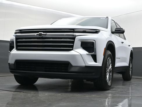 New 2026 Chevrolet Traverse LT w/ Driver Confidence Package FWD image 40