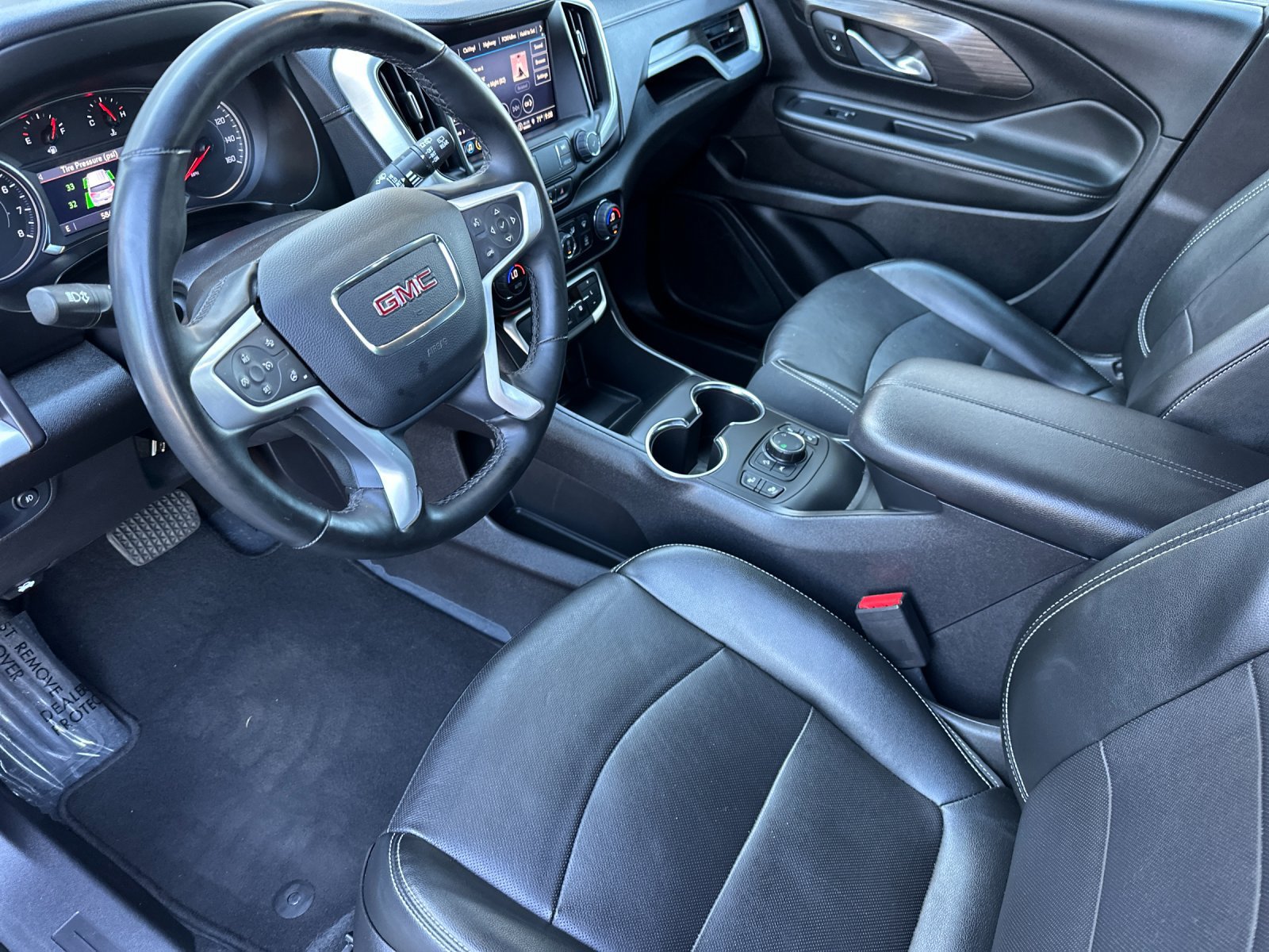 Used 2024 GMC Terrain SLT AWD/4WD image 9