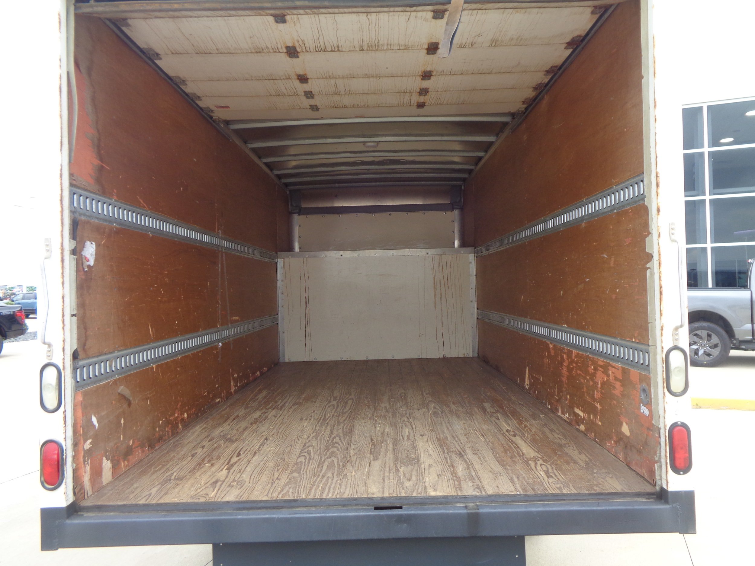Used 2012 Ford E-350 and Econoline 350 Super Duty w/ Payload Pkg RWD image 10