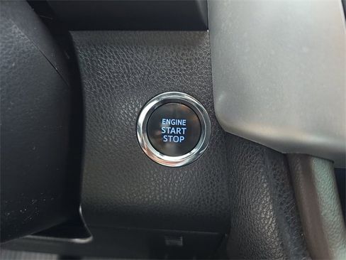 Used 2019 Toyota Highlander Limited image 29