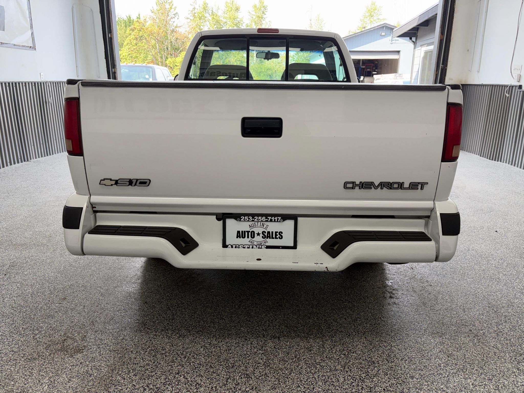 Used 1997 Chevrolet S10 Pickup LS RWD image 4