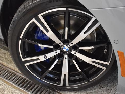 New 2027 BMW 550e xDrive w/ Premium Package AWD/4WD image 29