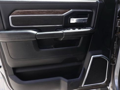 Used 2020 RAM 2500 Laramie AWD/4WD image 7