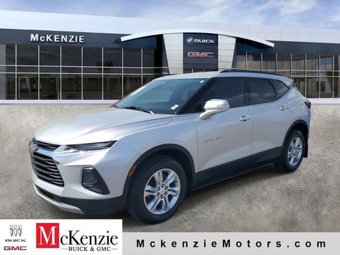 Used 2021 Chevrolet Blazer LT image 2