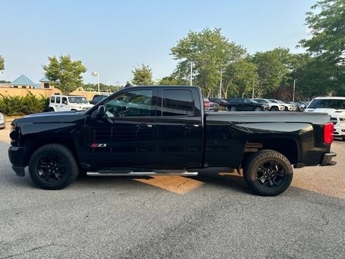 Used 2019 Chevrolet Silverado 1500 LT w/ All Star Edition AWD/4WD image 2