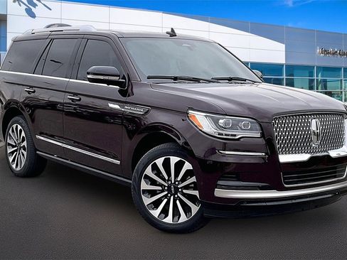 Used 2023 Lincoln Navigator Reserve image 10