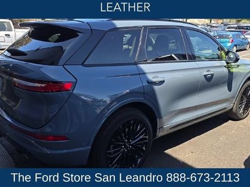 Used 2023 Lincoln Corsair Reserve w/ Equipment Group 202A FWD image 6