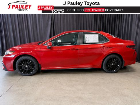Used 2024 Toyota Camry SE FWD image 2