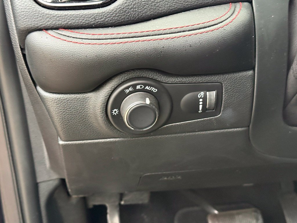 Used 2025 Dodge Durango R/T AWD/4WD image 19