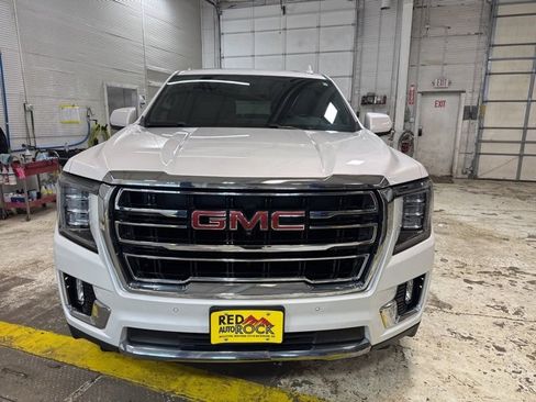 Used 2021 GMC Yukon XL SLT w/ Rear Media and Nav Package image 2