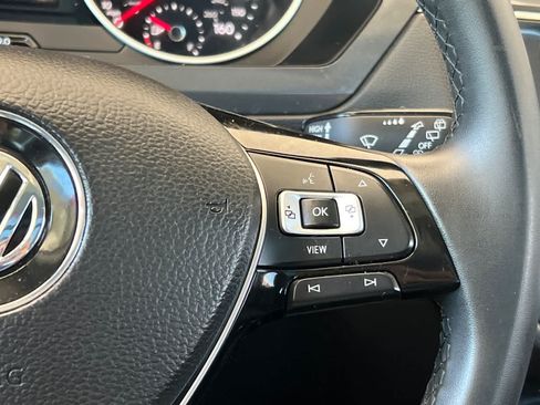 Used 2020 Volkswagen Tiguan SE AWD/4WD image 28