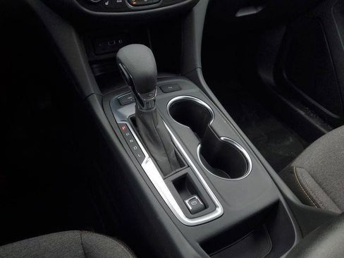 Used 2024 Chevrolet Equinox LT image 19