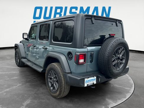 Used 2024 Jeep Wrangler Sport S image 4