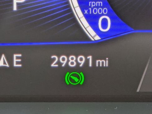 Certified 2023 Volkswagen Tiguan SE image 29