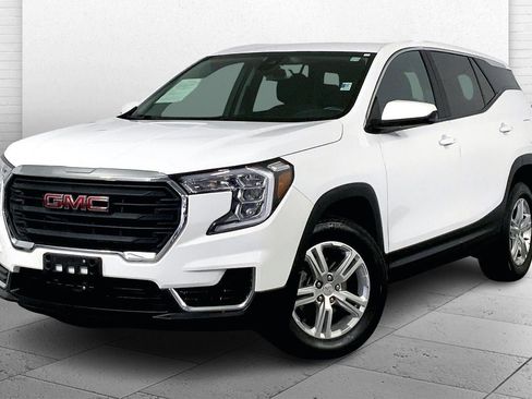 Used 2024 GMC Terrain SLE image 11