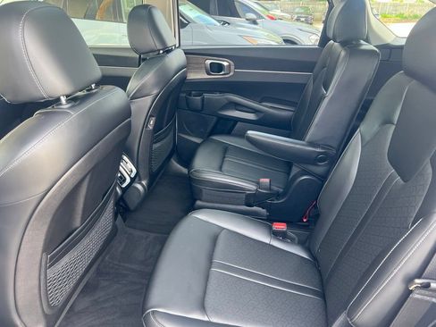 Certified 2023 Kia Sorento X-Line EX AWD/4WD image 9