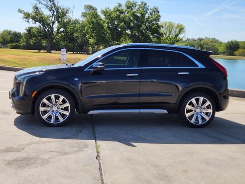 Certified 2023 Cadillac XT4 Premium Luxury w/ Technology Package FWD image 3