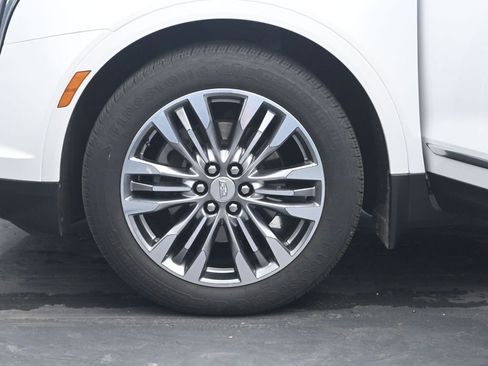 Used 2018 Cadillac XT5 Premium Luxury image 36