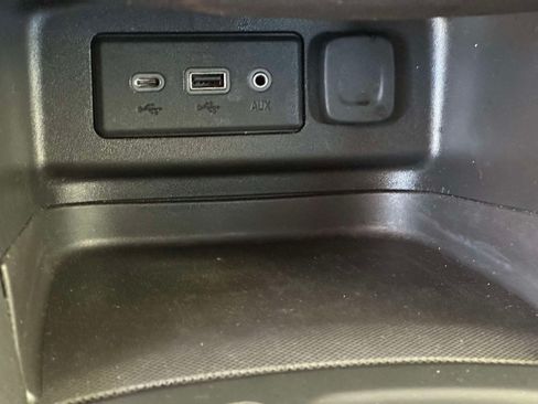Used 2023 Chevrolet Equinox RS FWD image 29