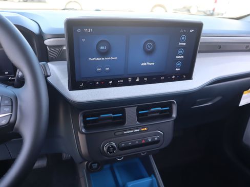 New 2026 Ford Maverick XLT w/ XLT Luxury Package image 5