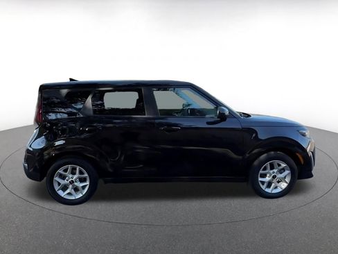 Used 2025 Kia Soul LX w/ LX Technology Package image 16