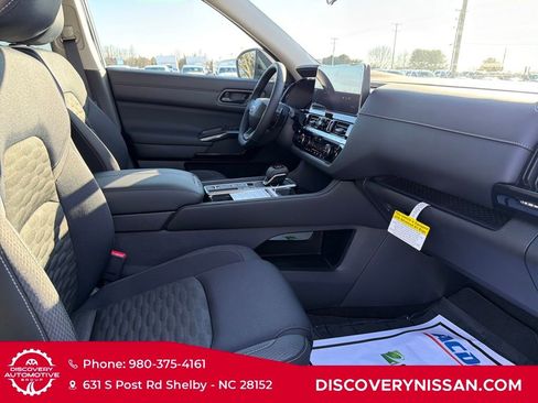 New 2026 Nissan Pathfinder SV image 40