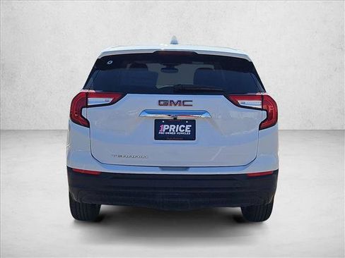 Used 2024 GMC Terrain SLE image 7