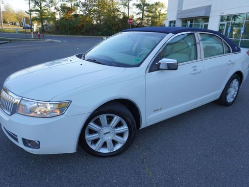 Used 2008 Lincoln MKZ image 3