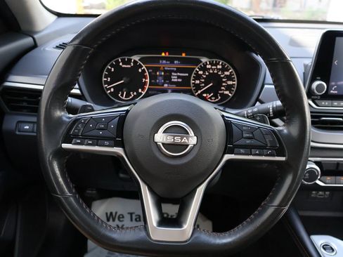Used 2024 Nissan Altima 2.5 SR FWD image 24
