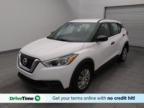 Used 2020 Nissan Kicks S FWD image 1