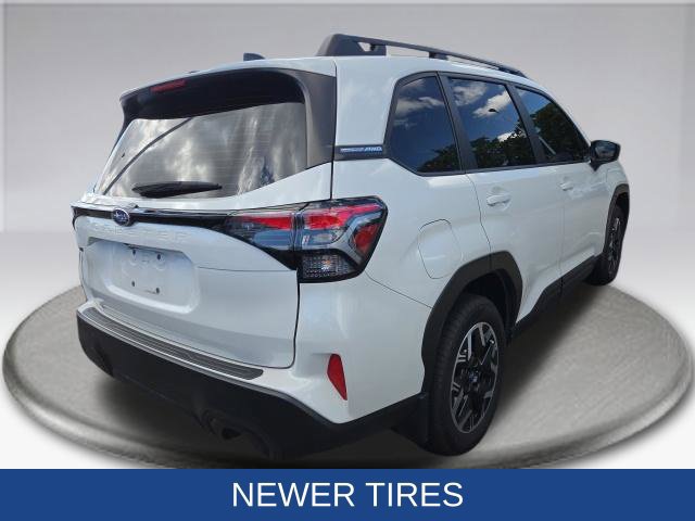 Used 2025 Subaru Forester AWD/4WD image 8