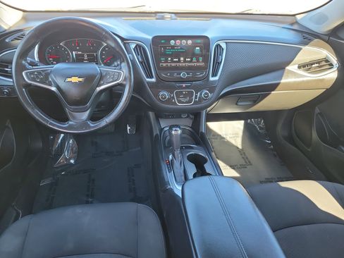 Used 2018 Chevrolet Malibu LT image 18