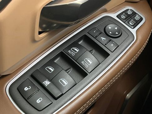 Used 2023 RAM 3500 Limited image 7