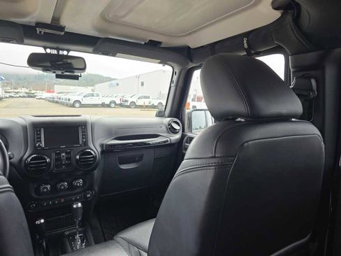 Used 2014 Jeep Wrangler Unlimited Sahara w/ Dual Top Group image 15