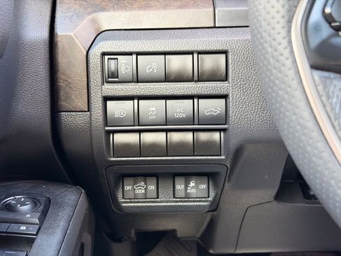 Used 2024 Toyota Tacoma Limited w/ Limited Package (LT) AWD/4WD image 24