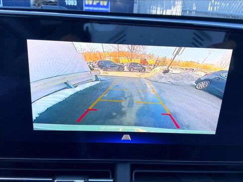 Used 2025 Chevrolet Trax ACTIV w/ Sunroof Package image 29