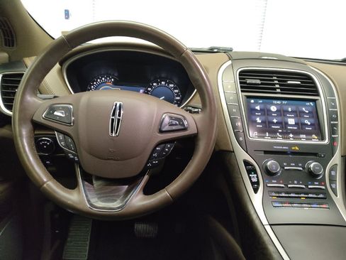 Used 2017 Lincoln MKX Reserve w/ Luxury Package AWD/4WD image 22