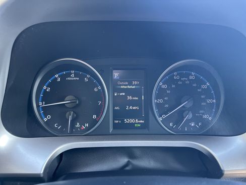 Used 2018 Toyota RAV4 XLE image 21