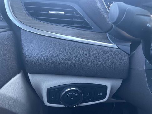 Used 2019 Lincoln MKC Reserve w/ MKC Climate Package image 18