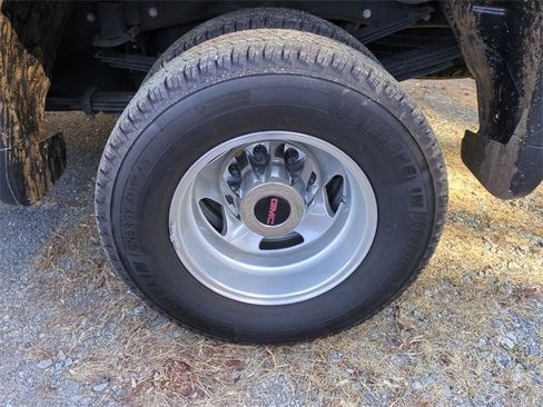 Used 2022 GMC Sierra 3500 Denali w/ Denali Ultimate Package image 8