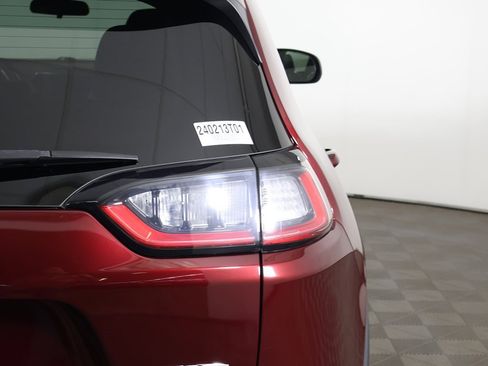 Used 2019 Jeep Cherokee Latitude Plus w/ Cold Weather Group image 13