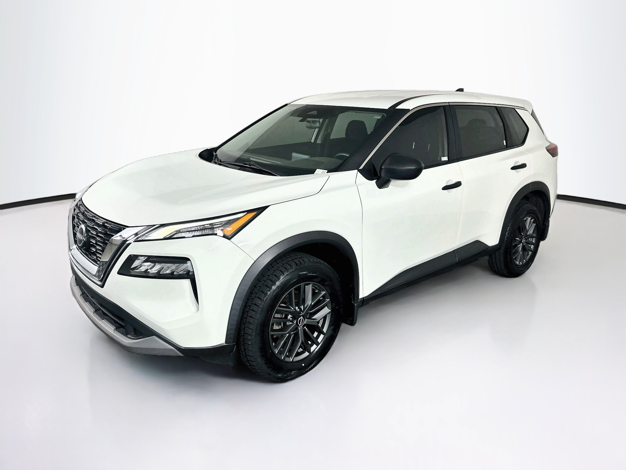 Used 2023 Nissan Rogue S FWD image 3