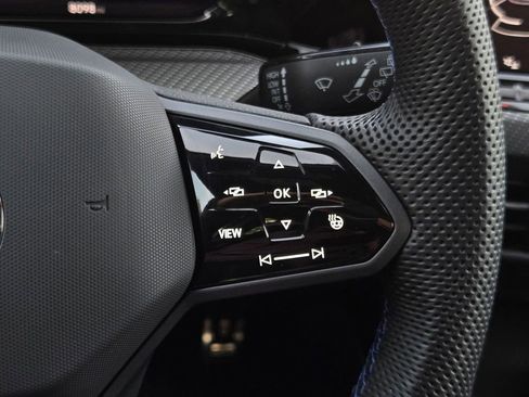 Used 2024 Volkswagen Golf R image 24