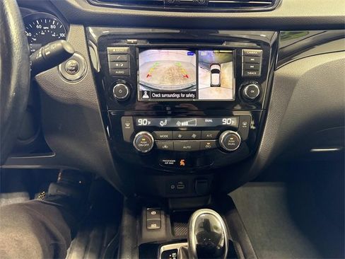 Used 2022 Nissan Rogue Sport SV w/ Technology Package image 12