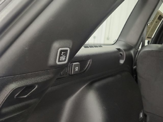 Used 2025 Jeep Grand Cherokee Limited RWD image 19