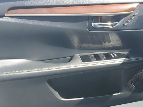 Used 2016 Lexus ES 350 w/ Premium Package w/Wood Trim image 42