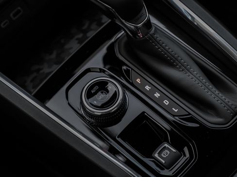 New 2026 GMC Canyon Elevation w/ Convenience Package image 28