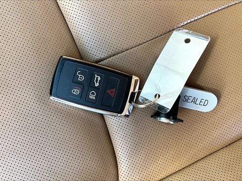 Certified 2024 Land Rover Range Rover Sport SE AWD/4WD image 11